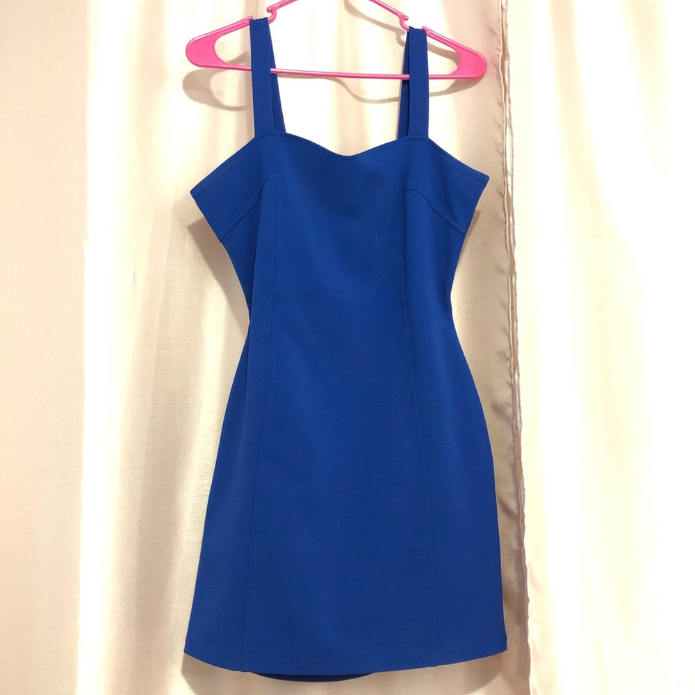 Blue bodycon party dress with back cutouts💙